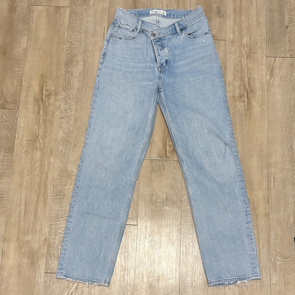 Abercrombie and Fitch Crisscross The Dad High Rise Jeans Size 26x29.5